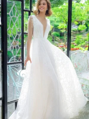 Elegant and Simple Wedding Dress