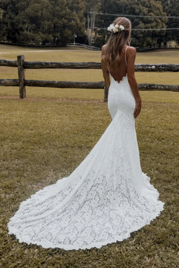 Lace Mermaid Style Wedding Dress - Image 5