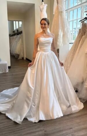 SoDigne A-line Satin Simple Wedding Dresses Strapless Sleeveless Bridal Dress Long Wedding Gown Robe De Mairee ﻿Customized