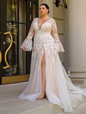 Sexy Wedding Dresses Plus Size V Neck Long Sleeves Illusion Bride Gowns Appliques Floor Length Tulle A-Line Vestido De Noiva