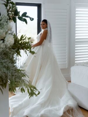 SoDigne A-line Satin Simple Wedding Dresses Sleeveless Halter Bridal Dress Long Wedding Gown Robe De Mairee Customized 6 S39ee0f63a80645838014de4f16e39d24g Cropped